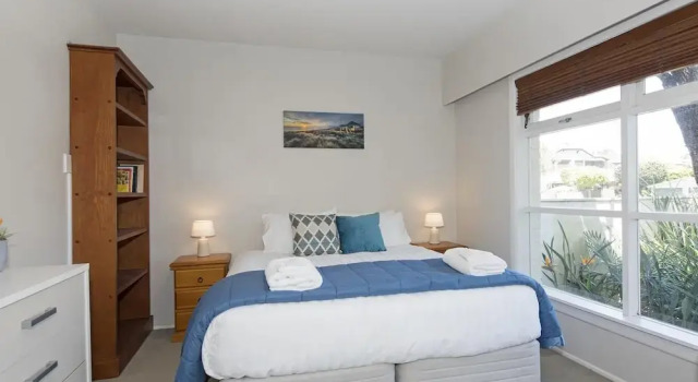 Large Mission Bay Apartment, Rezerwuj Apartament Hotele w Auckland Region z parkingiem, Parking