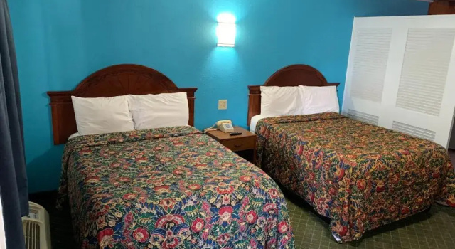 Четырёхместный номер Standard Mayo Inn