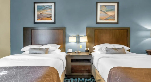 Четырёхместный номер Standard Wingate by Wyndham Chicago Schaumburg