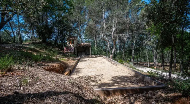 Stunning panoramic views in Roussillon, Забронировать Отель Отели в центре Русийон, в центре