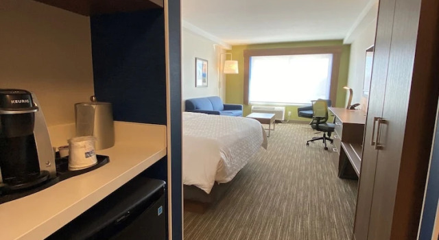 Двухместный люкс Holiday Inn Express & Suites - Aurora by IHG