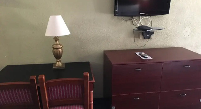 Четырёхместный номер Standard с балконом Eldorado Atlantic City Beach Block