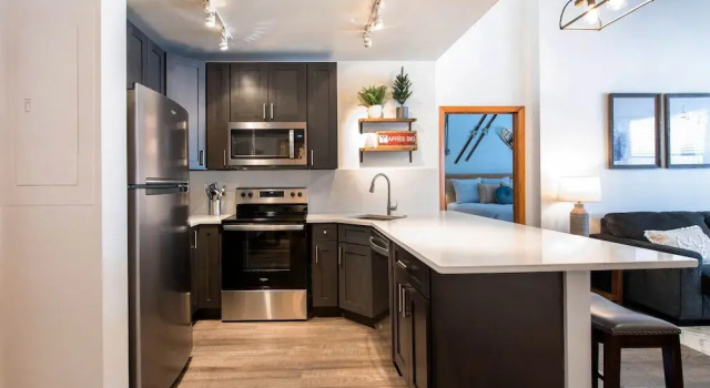 Номер Standard с 2 комнатами с балконом Zephyr Mountain Lodge, Condo , 7th Floor Forest and Slope View (Premium-Rated Condo 1705)