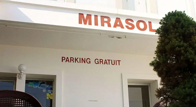 Hôtel Mirasol, Забронировать Отель Отели Лурд с парковкой, рядом с Приходская церковь Сакре-Кёр, Парковка