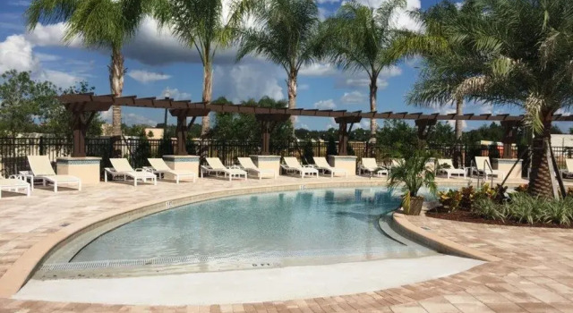 West Lucaya 3224, Buchen Sie Ferienwohnung Hotels in Four Corners mit Pool, Schwimmbad