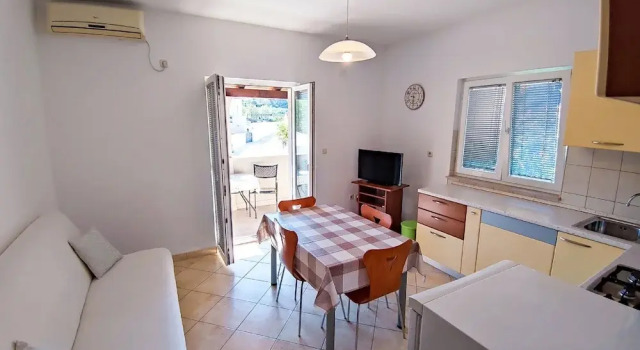 Leana Apartments , Island of Brač
