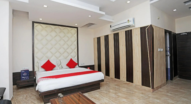 OYO 5183 Hotel Subhadra Residency