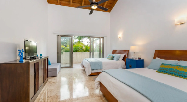 Casa de Campo Villa for Wedding or Private Events Superb Villa With Huge Lawn Pool Jacuzzi Golf Cart Chef Butler Maid, Забронировать Вилла Коттеджи Ла-Романа, рядом с Teeth of the Dog, Коттедж