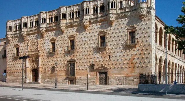 Hotel Guadalajara and Conference Center, Affiliated by Meliá, Забронировать Отель Отели Гвадалахары с парковкой, рядом с Пантеон герцогини Севильской, Парковка