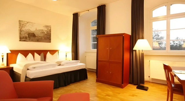 Klosterhotel Wöltingerode, Забронировать Отель Отели Финенбург с парковкой, Парковка