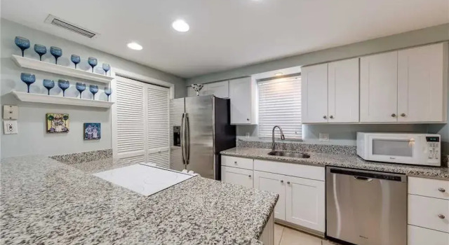 Seahorse 3, 3 Bedrooms, Sleeps 8, Pet Friendly, Heated Pool, Забронировать Отель Отели в центре Форт-Майерс-Бич, в центре