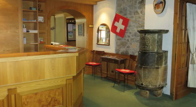 Hotel Suisse, Забронировать Отель Шампери Monthey Region