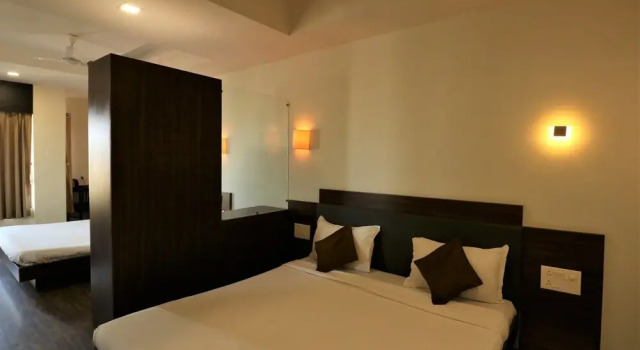 Семейный номер Standard с балконом Goverdhan Greens Resort Dwarka l Hotels In Dwarka