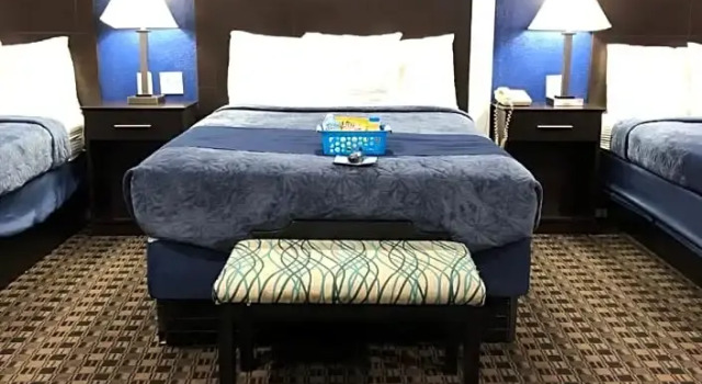 Номер Deluxe Budget Inn & Suites