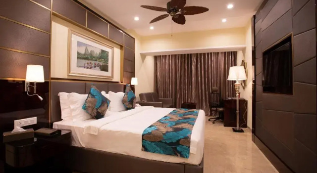 Номер Premium с балконом The Avenue Calangute