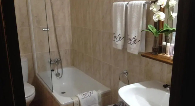 Четырёхместный номер Standard Hostal Alba Taruta
