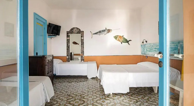 Четырёхместный номер Deluxe с видом на море Hotel Mamma Santina