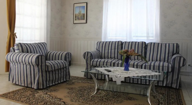 Orwa Vendégház, Book Hotel Hoteller i Western Transdanubia med parkering, Parkering