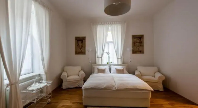 Beautiful Home - Riverside Apartment