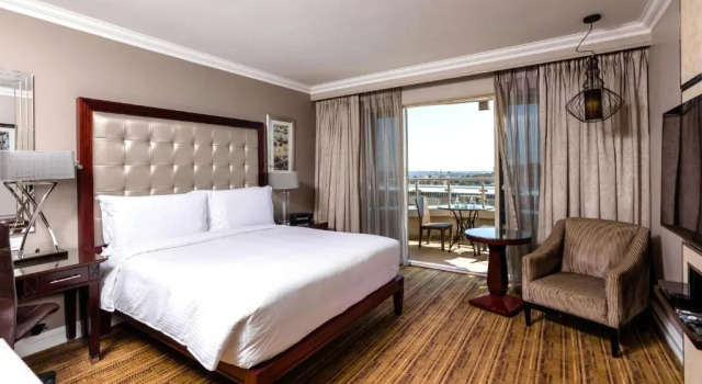 Двухместный номер Classic с балконом InterContinental Johannesburg OR Tambo Airport Hotel by IHG