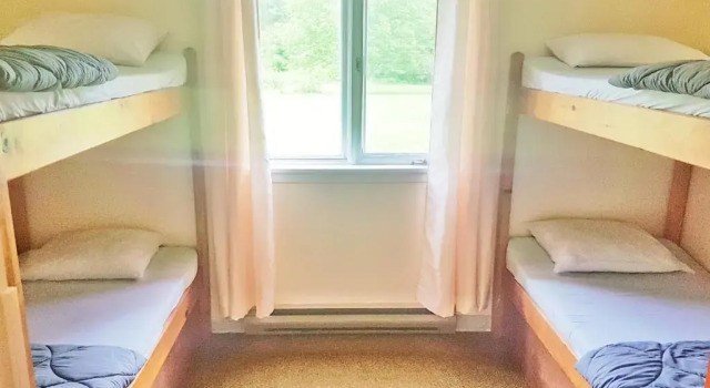 The Backcountry Inn & Hostel, Varaa Hostelli  