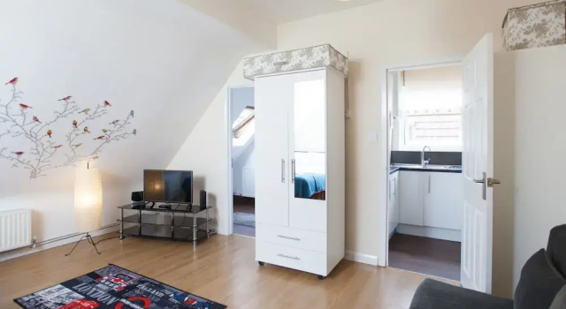 Private Studio in Harrow Flat 3, Забронировать Отель Харроу Лондон, рядом с Saint Marks Hospital