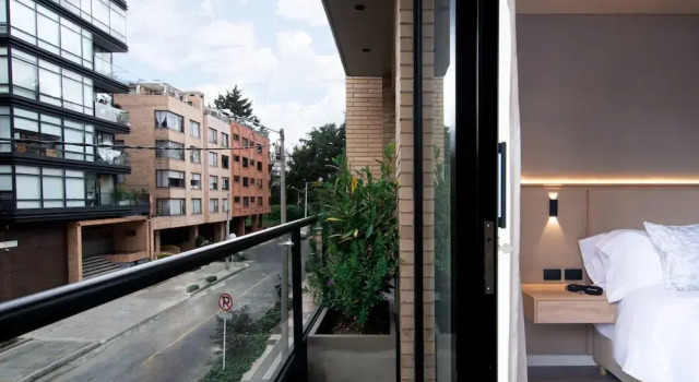 w Glorious Loft w/ Great Balcony in Unicentro, Забронировать Апарт-отель Апарт-отели Богота, рядом с Торговый центр Unicentro, Апарт-отель