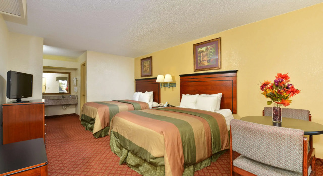 Четырёхместный номер Standard Americas Best Value Inn - Brookhaven