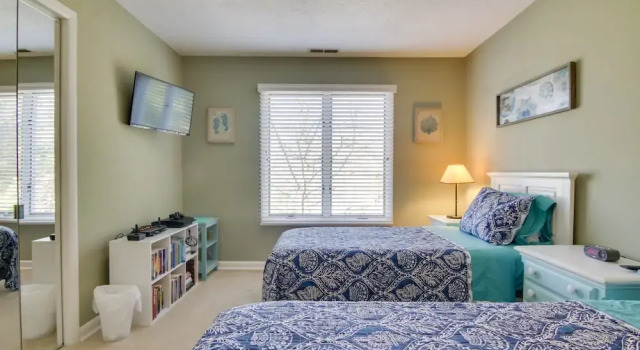 2 Mi to Ocean: Rehoboth Beach Condo w/ Pool Access, Забронировать Отель Отели Рехобот-Бич 4 звезды, рядом с Rehoboth Railroad Station, 4*