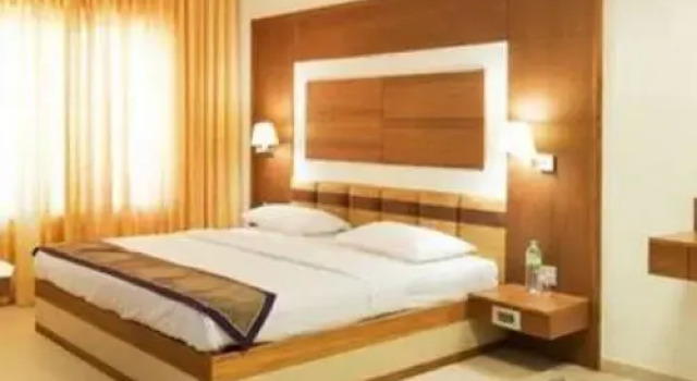 Ponnis Grand Inn, Забронировать Отель Недорогие отели штата Тамилнада, недорого