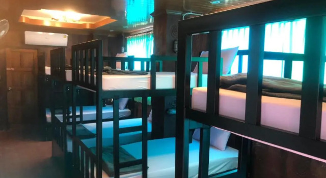 Кровать в общем номере Social Quarters Blanco - Youth Hostel 18 to 35 Only