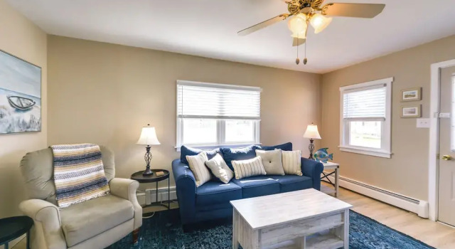 Cozy Villas Cottage with Deck, half Block to Beach, Buchen Sie Ferienhaus Villas New Jersey