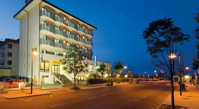 Little Hotel, Забронировать Отель Отели Чезенатико 3 звезды, 3*