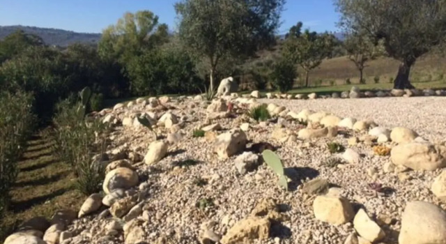 Holiday Home Picciano Near Medieval Towns, Book Hotel Picciano Abruzzo