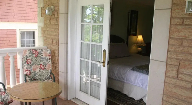 Niagara Classic B&B, Buchen Sie Bed & Breakfast Niagara Falls 
