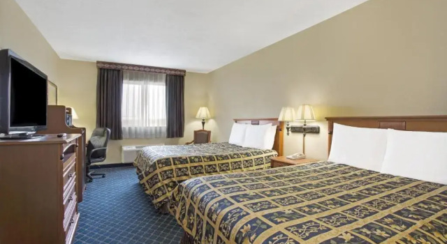 Standardowy czteroosobowy pokój Days Inn Brigham City