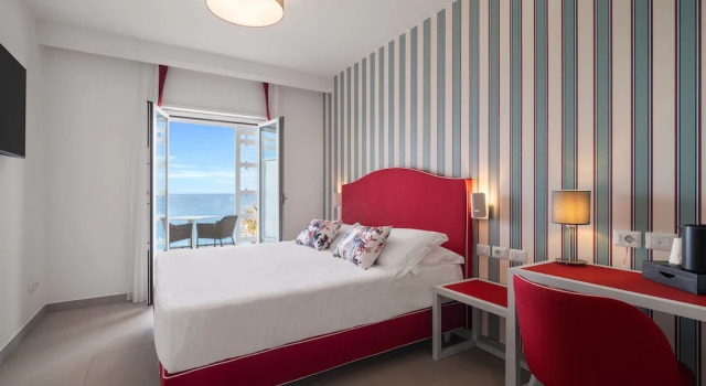Номер Deluxe Seaside Hotel