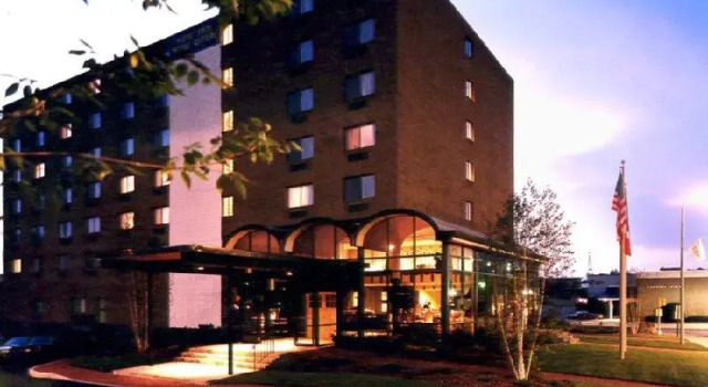 Кровать в общем номере Best Western Plus Landmark Inn