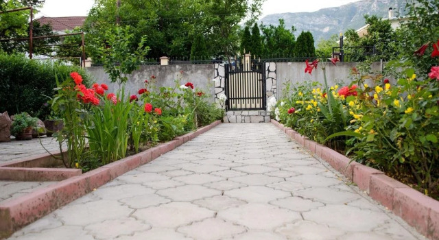 Rooms Lazarević, Book Hotel 3-stjernede hoteller i Sutomore, 3*