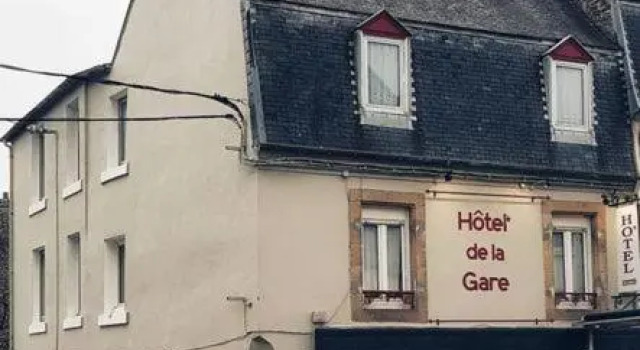 Hôtel de la Gare - Morlaix, Забронировать Отель Отели Finistère с парковкой, Парковка