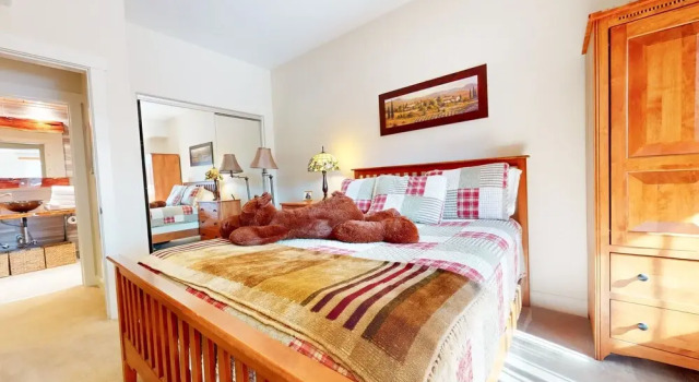 Mammoth Gateway Village #6 3 Bedroom Condo by RedAwning