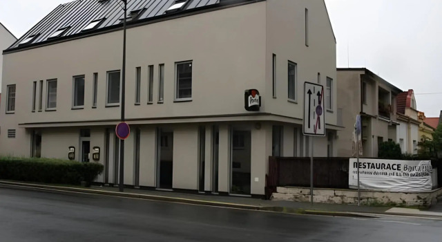 Art Hotel Podebrady, Book Hotel Hoteller i Podebrady med parkering, Parkering