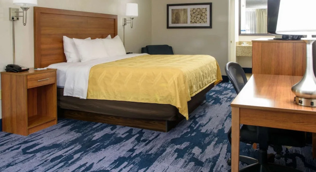 Двухместный номер Standard с балконом Quality Inn Lewisburg