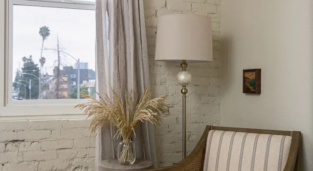 Апартаменты Charming Studio near Downtown! CDC Sanitized!
