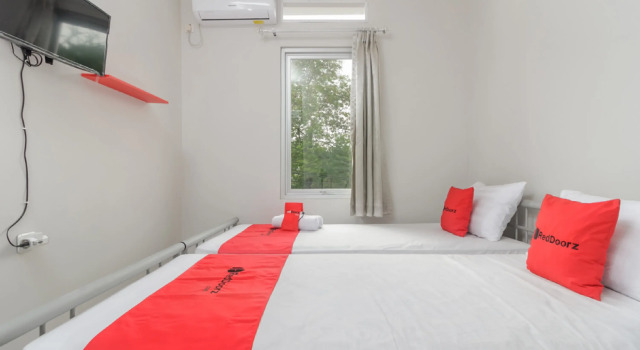 RedDoorz @ Cipete Raya