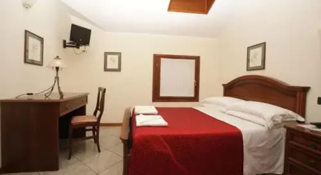 Hotel Ristorante Regina, Reservar Hotel Mozzanica 