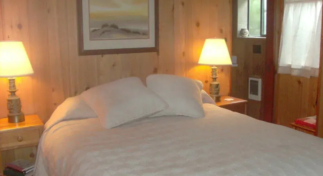 Shaw's Oceanfront Bed and Breakfast, Забронировать Отель Арч-Кейп North Oregon Coast, рядом с Arch Cape Beach