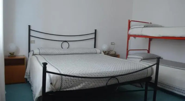 Четырёхместный номер Standard с балконом Hotel Belvedere