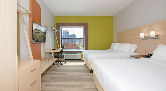 Четырёхместный номер Standard Holiday Inn Express & Suites Pittsburgh North Shore by IHG