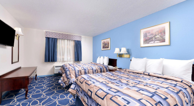 Четырёхместный люкс Americas Best Value Inn and Suites Houston/Northwest Brookhollow